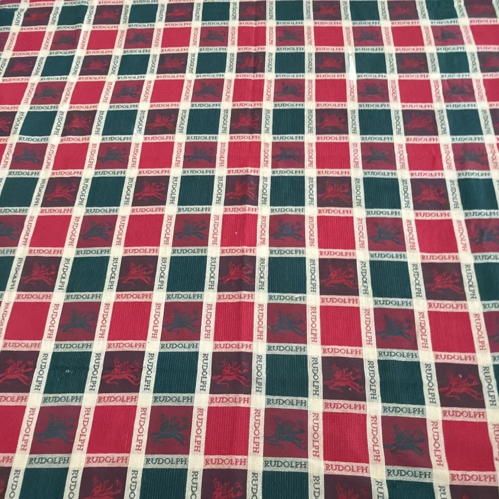 Vtg Red Green Woven Round Christmas Tablecloth 